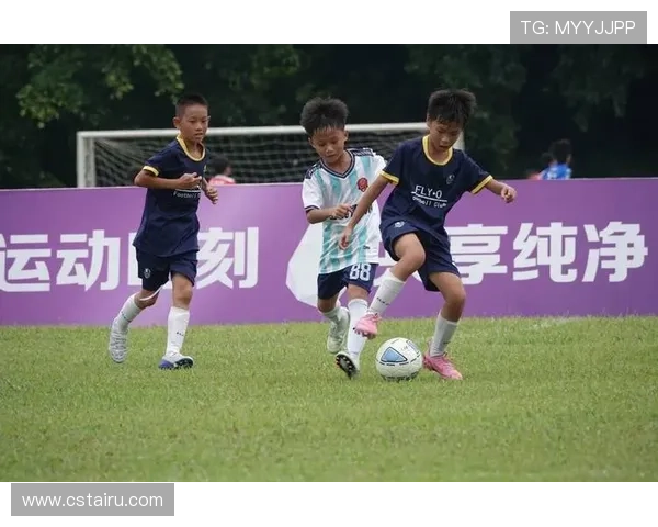 小人足球明星的名字揭晓他们在绿茵场上的传奇故事与精彩瞬间