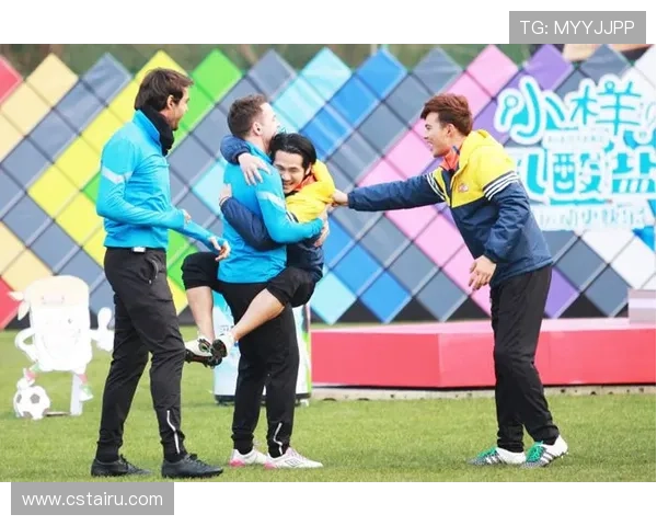 足球明星漫画风格的精彩瞬间图片集锦展现球场魅力与个性魅力 足球明星漫画风格的精彩瞬间图片集锦展现球场魅力与个性魅力